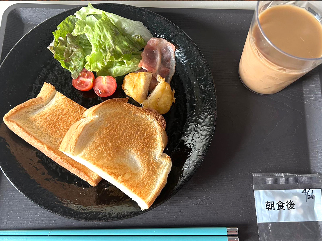 朝食