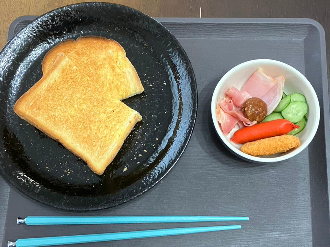朝食